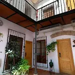 Patios Hotel *