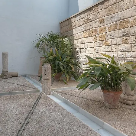 Patios Szálloda *